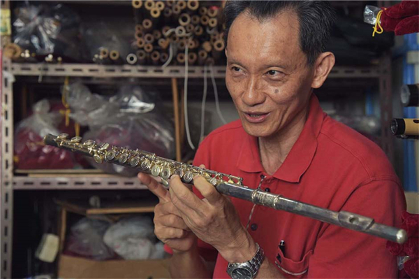 1537260405775600.jpg 新加坡亚洲新闻台专访笛箫制作家 - 黄德成9.jpg
